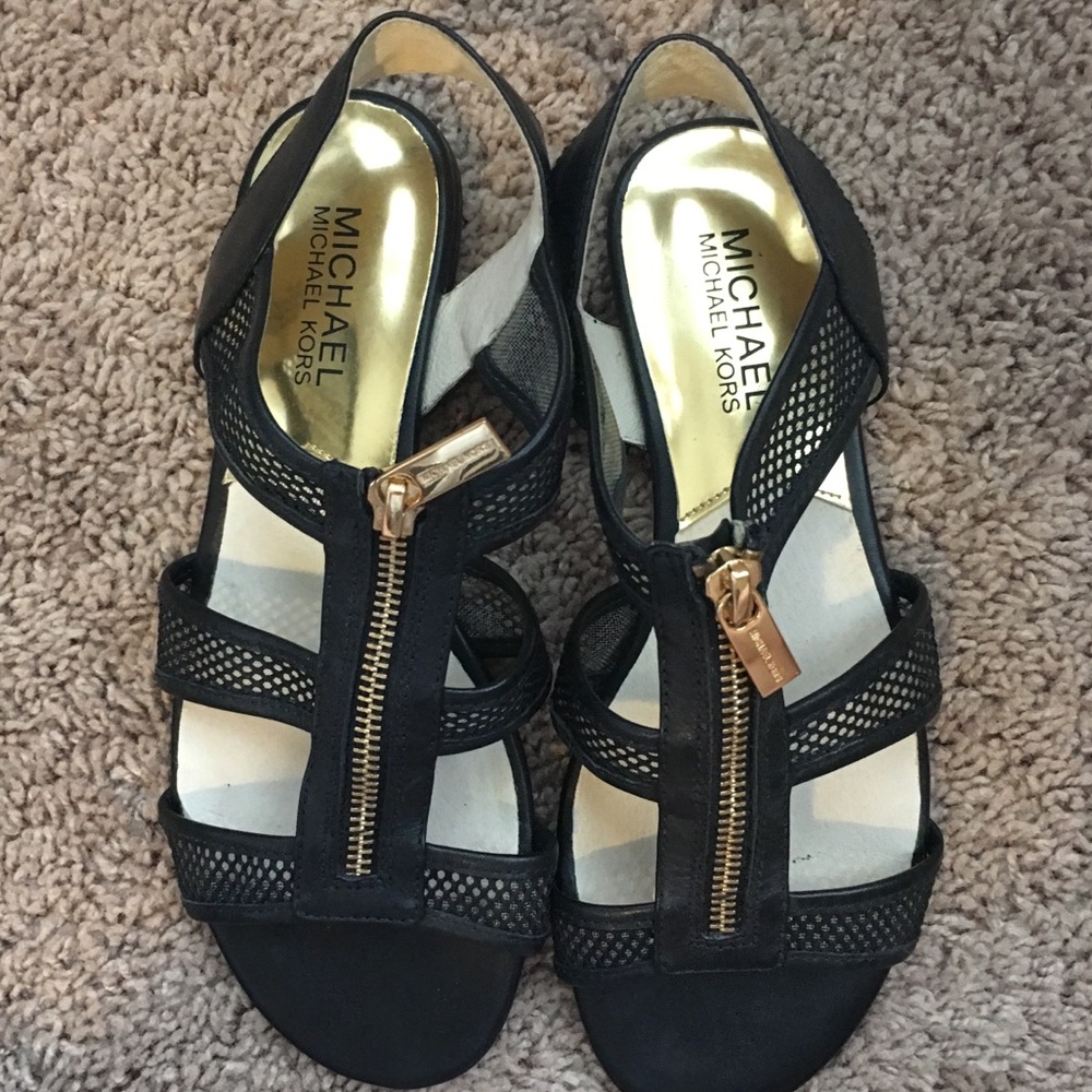 😍😍 Michael Kors Black Sandals! 😍😍